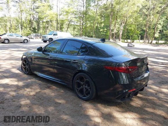 ✅ 2019 Alfa Romeo Giulia Quadrifoglio • VIN: ZARFAMEV8K7614202 • Lot: 42718787. Listed on IAAI with 27,082 mi. Free auction sales archive from the USA and detailed vehicle history report at DreamBid. Image 3.
