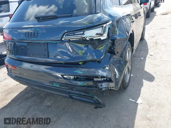 ✅ 2025 Audi Q5 Premium • VIN: WA1ABAFY8S2055671 • Lot: 44768825. Wystawiony na IAAI z przebiegiem 7 274 mil. Bezpłatny archiwum sprzedaży aukcyjnych z USA i szczegółowy raport historii pojazdu na DreamBid. Zdjęcie 6.