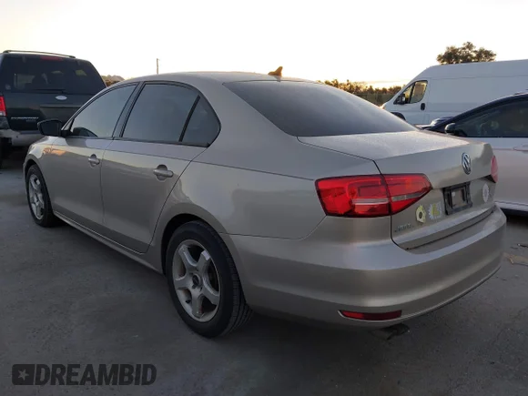 ✅ 2015 Volkswagen Jetta S • VIN: 3VWLA7AJ3FM263175 • Lot: 44030251. Wystawiony na IAAI z przebiegiem 146 776 mil. Bezpłatny archiwum sprzedaży aukcyjnych z USA i szczegółowy raport historii pojazdu na DreamBid. Zdjęcie 3.