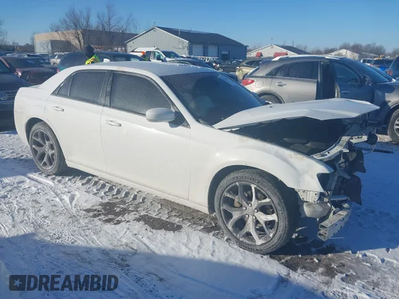 ✅ 2021 Chrysler 300 S • VIN: 2C3CCABG7MH554758 • Lot: 41330591. Wystawiony na IAAI z przebiegiem 117 037 mil. Bezpłatny archiwum sprzedaży aukcyjnych z USA i szczegółowy raport historii pojazdu na DreamBid. Zdjęcie 1.