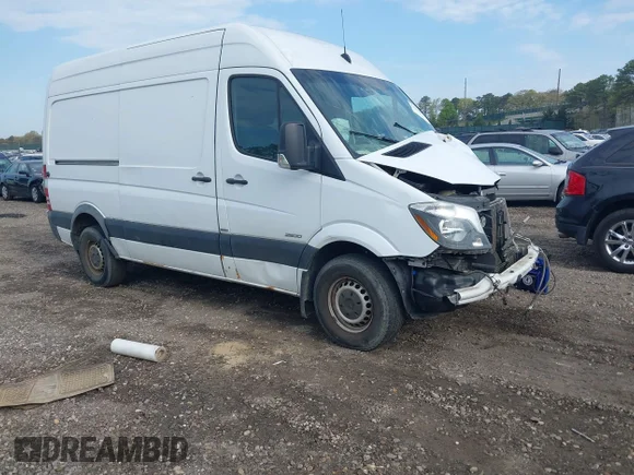 ✅ 2014 Mercedes-Benz Sprinter Cargo • VIN: WD3PE7DC5E5936892 • Лот: 44986911. Опубліковано раніше на IAAI з пробігом 127 089 миль. Безкоштовний доступ до архіву аукціонних продажів зі США та докладний звіт про історію автомобіля на DreamBid. Зображення 1.