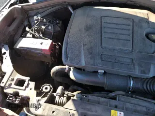 ✅ 2019 Land Rover Range Rover Velar S • VIN: SALYB2EX9KA234982 • Lot: 90712135. Wystawiony na Copart z przebiegiem 92 793 mil. Bezpłatny archiwum sprzedaży aukcyjnych z USA i szczegółowy raport historii pojazdu na DreamBid. Zdjęcie 14.