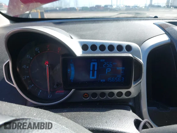 ✅ 2014 Chevrolet Sonic RS • VIN: 1G1JG6SB8E4224403 • Лот: 41709181. Опубліковано раніше на IAAI з пробігом 156 563 миль. Безкоштовний доступ до архіву аукціонних продажів зі США та докладний звіт про історію автомобіля на DreamBid. Зображення 7.