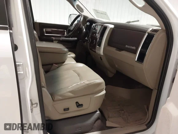 ✅ 2011 Ram 2500 Laramie Longhorn • VIN: 3D7UT2HL5BG601606 • Лот: 41663587. Опубліковано раніше на IAAI з пробігом 192 218 миль. Безкоштовний доступ до архіву аукціонних продажів зі США та докладний звіт про історію автомобіля на DreamBid. Зображення 5.