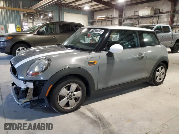 ✅ 2016 MINI Hardtop • VIN: WMWXP5C52GT739293 • Лот: 60292095. Опубліковано раніше на Copart з пробігом 136 153 миль. Безкоштовний доступ до архіву аукціонних продажів зі США та докладний звіт про історію автомобіля на DreamBid. Зображення 1.