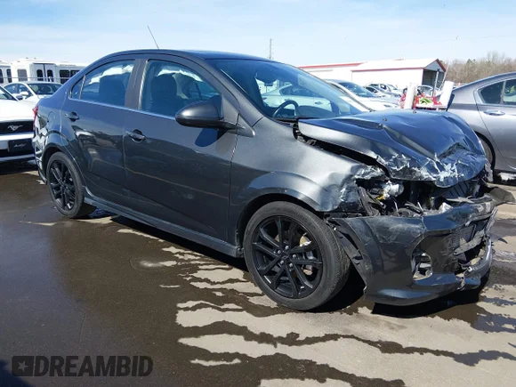 ✅ 2018 Chevrolet Sonic LT • VIN: 1G1JD5SB4J4136624 • Lot: 44461508. Wystawiony na IAAI z przebiegiem 59 656 mil. Bezpłatny archiwum sprzedaży aukcyjnych z USA i szczegółowy raport historii pojazdu na DreamBid. Zdjęcie 1.