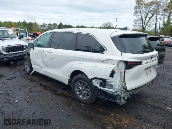 ✅ 2023 Toyota Sienna LE • VIN: 5TDKRKEC2PS154052 • Lot: 44896580. Wystawiony na IAAI z przebiegiem 53 201 mil. Bezpłatny archiwum sprzedaży aukcyjnych z USA i szczegółowy raport historii pojazdu na DreamBid. Zdjęcie 3.