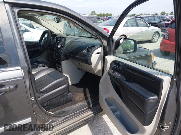 ✅ 2016 Chrysler Town & Country Touring • VIN: 2C4RC1BG7GR213459 • Lot: 45214067. Wystawiony na IAAI z przebiegiem 113 968 mil. Bezpłatny archiwum sprzedaży aukcyjnych z USA i szczegółowy raport historii pojazdu na DreamBid. Zdjęcie 5.