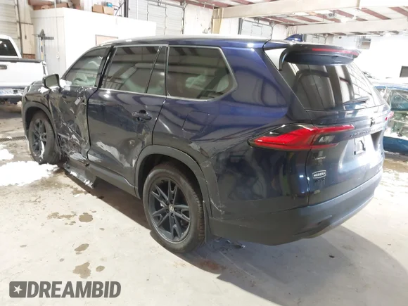 ✅ 2024 Toyota Highlander XLE • VIN: 5TDAAAB56RS050931 • Lot: 44224748. Wystawiony na IAAI z przebiegiem 33 800 mil. Bezpłatny archiwum sprzedaży aukcyjnych z USA i szczegółowy raport historii pojazdu na DreamBid. Zdjęcie 3.