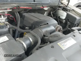 ✅ 2008 Chevrolet Silverado 2500HD Work Truck • VIN: 1GCHC29K58E152638 • Lot: 43209238. Wystawiony na IAAI z przebiegiem 304 726 mil. Bezpłatny archiwum sprzedaży aukcyjnych z USA i szczegółowy raport historii pojazdu na DreamBid. Zdjęcie 18.