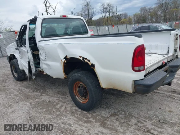 ✅ 2004 Ford F-250 XL • VIN: 1FTNF21LX4EB83098 • Lot: 42016475. Wystawiony na IAAI z przebiegiem 271 917 mil. Bezpłatny archiwum sprzedaży aukcyjnych z USA i szczegółowy raport historii pojazdu na DreamBid. Zdjęcie 2.