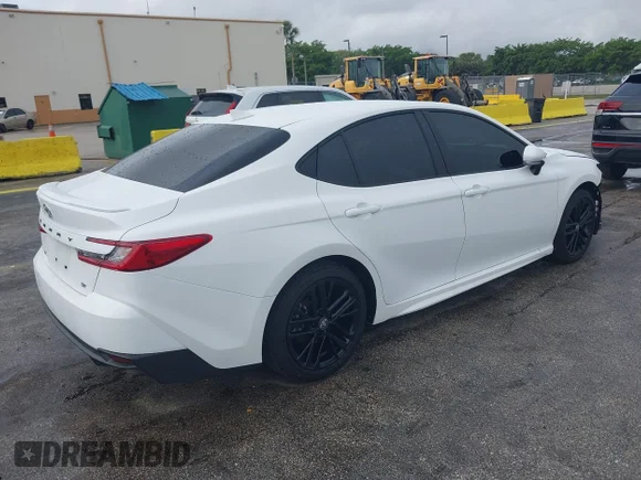 ✅ 2026 Toyota Camry SE • VIN: 4T1DAACKXTU247858 • Lot: 44788963. Wystawiony na IAAI z przebiegiem 7 987 mil. Bezpłatny archiwum sprzedaży aukcyjnych z USA i szczegółowy raport historii pojazdu na DreamBid. Zdjęcie 4.