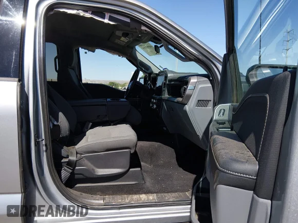 ✅ 2025 Ford F-150 XLT • VIN: 1FTEW3K88SKE77095 • Lot: 44959564. Wystawiony na IAAI z przebiegiem 19 866 mil. Bezpłatny archiwum sprzedaży aukcyjnych z USA i szczegółowy raport historii pojazdu na DreamBid. Zdjęcie 5.