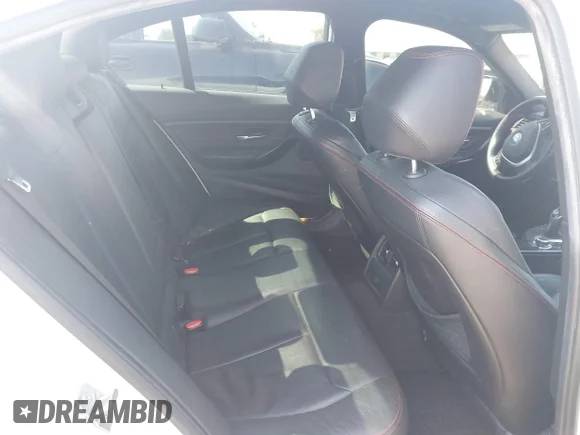 ✅ 2013 BMW 3 Series 328i • VIN: WBA3A5C50DJ461744 • Lot: 44521220. Wystawiony na IAAI z przebiegiem 189 908 mil. Bezpłatny archiwum sprzedaży aukcyjnych z USA i szczegółowy raport historii pojazdu na DreamBid. Zdjęcie 8.