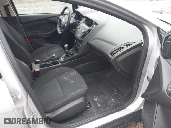 ✅ 2018 Ford Focus S • VIN: 1FADP3E20JL208071 • Lot: 44518986. Wystawiony na IAAI z przebiegiem 101 983 mil. Bezpłatny archiwum sprzedaży aukcyjnych z USA i szczegółowy raport historii pojazdu na DreamBid. Zdjęcie 5.