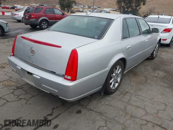 ✅ 2011 Cadillac DTS Luxury Collection • VIN: 1G6KD5E66BU123324 • Lot: 45427437. Wystawiony na IAAI z przebiegiem 79 077 mil. Bezpłatny archiwum sprzedaży aukcyjnych z USA i szczegółowy raport historii pojazdu na DreamBid. Zdjęcie 4.