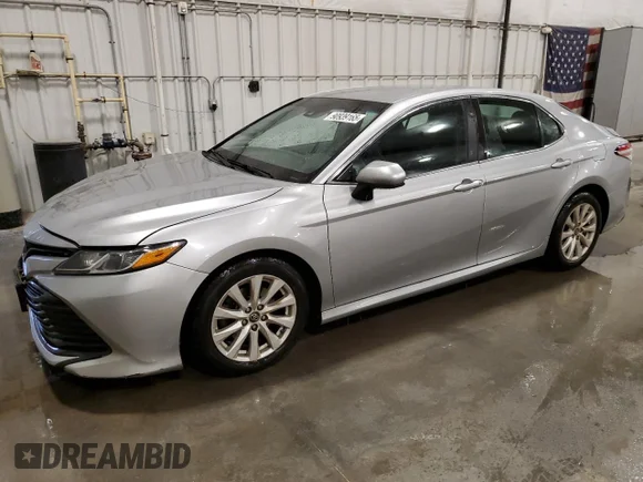 ✅ 2018 Toyota Camry SE • VIN: 4T1B11HK2JU581878 • Lot: 90939165. Wystawiony na Copart z przebiegiem 131 107 mil. Bezpłatny archiwum sprzedaży aukcyjnych z USA i szczegółowy raport historii pojazdu na DreamBid. Zdjęcie 1.