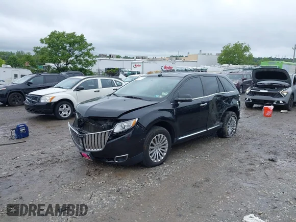 ✅ 2013 Lincoln MKX • VIN: 2LMDJ8JK3DBL03176 • Lot: 42301139. Wystawiony na IAAI z przebiegiem 138 109 mil. Bezpłatny archiwum sprzedaży aukcyjnych z USA i szczegółowy raport historii pojazdu na DreamBid. Zdjęcie 2.