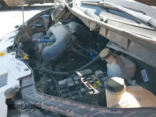 ✅ 2015 Ford Transit Cargo • VIN: 1FTNE1YM7FKB14241 • Lot: 42126200. Wystawiony na IAAI z przebiegiem 314 744 mil. Bezpłatny archiwum sprzedaży aukcyjnych z USA i szczegółowy raport historii pojazdu na DreamBid. Zdjęcie 19.