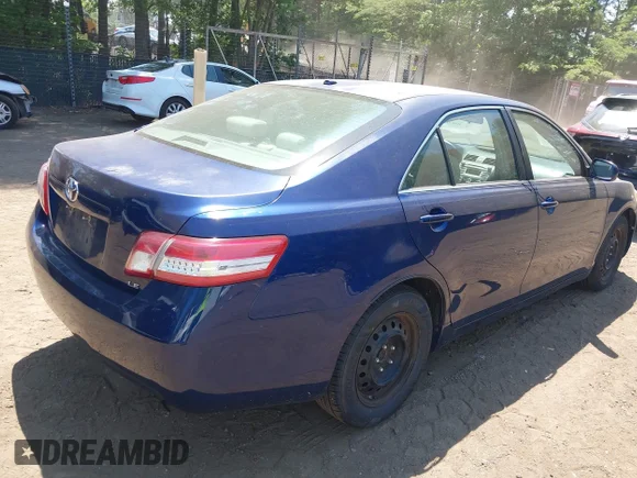 ✅ 2010 Toyota Camry LE • VIN: 4T1BF3EK5AU569161 • Lot: 45131242. Wystawiony na IAAI z przebiegiem 216 821 mil. Bezpłatny archiwum sprzedaży aukcyjnych z USA i szczegółowy raport historii pojazdu na DreamBid. Zdjęcie 4.