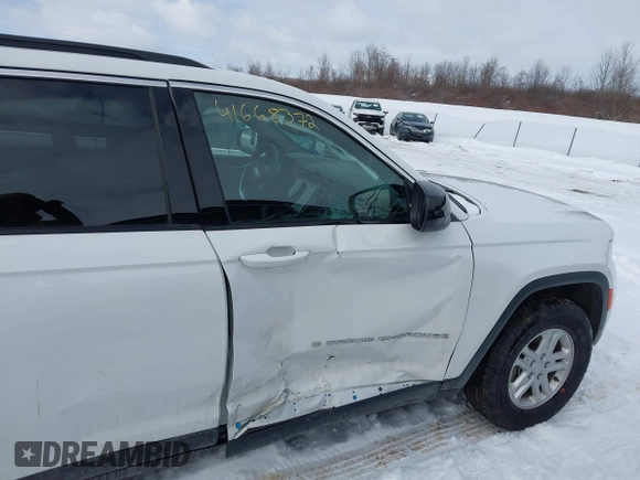 ✅ 2024 Jeep Grand Cherokee Laredo • VIN: 1C4RJHAG3RC141834 • Lot: 41668372. Wystawiony na IAAI z przebiegiem 13 186 mil. Bezpłatny archiwum sprzedaży aukcyjnych z USA i szczegółowy raport historii pojazdu na DreamBid. Zdjęcie 6.