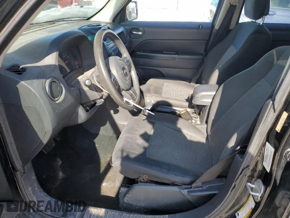 ✅ 2012 Jeep Patriot Sport • VIN: 1C4NJRBB8CD539677 • Lot: 45965585. Wystawiony na Copart z przebiegiem 173 051 mil. Bezpłatny archiwum sprzedaży aukcyjnych z USA i szczegółowy raport historii pojazdu na DreamBid. Zdjęcie 7.