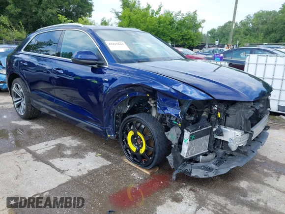 ✅ 2020 Audi Q8 Premium Plus • VIN: WA1EVBF17LD019171 • Lot: 42415043. Wystawiony na IAAI z przebiegiem 42 686 mil. Bezpłatny archiwum sprzedaży aukcyjnych z USA i szczegółowy raport historii pojazdu na DreamBid. Zdjęcie 1.