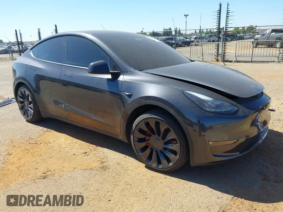 ✅ 2024 Tesla Model Y Performance • VIN: 7SAYGDEF3RF129855 • Лот: 45450864. Опубликован ранее на IAAI с пробегом 27 600 миль. Бесплатный доступ к архиву аукционных продаж из США и подробный отчёт об истории автомобиля на DreamBid. Изображение 1.