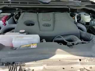 ✅ 2025 Toyota Tundra SR • VIN: 5TFLA5AB6SX046501 • Lot: 68486025. Listed on Copart with 4,061 mi. Free auction sales archive from the USA and detailed vehicle history report at DreamBid. Image 16.