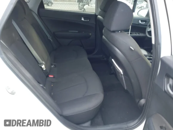 ✅ 2019 Kia Optima LX • VIN: 5XXGT4L36KG354755 • Lot: 44209828. Wystawiony na IAAI z przebiegiem 36 864 mil. Bezpłatny archiwum sprzedaży aukcyjnych z USA i szczegółowy raport historii pojazdu na DreamBid. Zdjęcie 8.