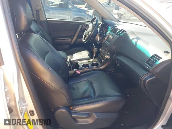 ✅ 2008 Toyota Highlander Sport • VIN: JTEDS43A182020096 • Лот: 45222100. Опубликован ранее на IAAI с пробегом 120 233 миль. Бесплатный доступ к архиву аукционных продаж из США и подробный отчёт об истории автомобиля на DreamBid. Изображение 5.