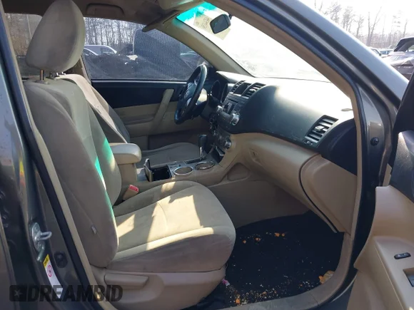 ✅ 2012 Toyota Highlander SE • VIN: 5TDZK3EH1CS058945 • Лот: 44344150. Опубліковано раніше на IAAI з пробігом 241 628 миль. Безкоштовний доступ до архіву аукціонних продажів зі США та докладний звіт про історію автомобіля на DreamBid. Зображення 5.