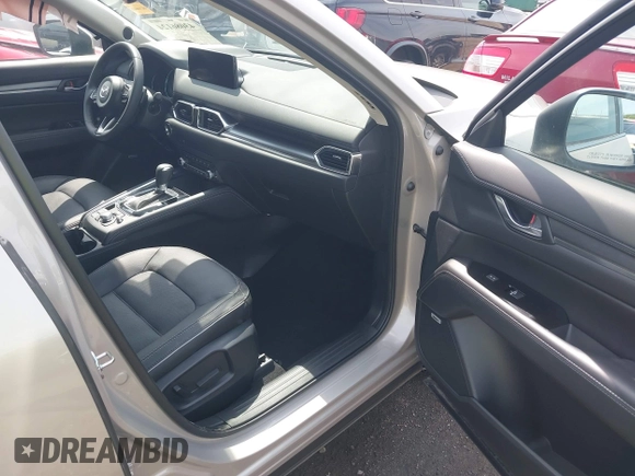 ✅ 2025 Mazda CX-5 S Premium Plus • VIN: JM3KFBEM2S0588265 • Lot: 43086124. Wystawiony na IAAI z przebiegiem 10 898 mil. Bezpłatny archiwum sprzedaży aukcyjnych z USA i szczegółowy raport historii pojazdu na DreamBid. Zdjęcie 5.