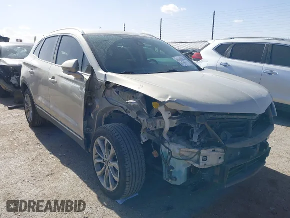 ✅ 2017 Lincoln MKC Select • VIN: 5LMCJ2C95HUL33680 • Лот: 44112798. Опубліковано раніше на IAAI з пробігом 99 266 миль. Безкоштовний доступ до архіву аукціонних продажів зі США та докладний звіт про історію автомобіля на DreamBid. Зображення 1.