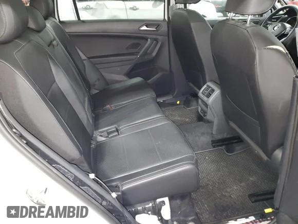 ✅ 2020 Volkswagen Tiguan SE • VIN: 3VV2B7AX1LM182608 • Lot: 70791422. Listed on Copart with 30,211 mi. Free auction sales archive from the USA and detailed vehicle history report at DreamBid. Image 11.