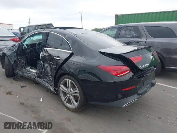 ✅ 2022 Mercedes-Benz CLA 250 • VIN: W1K5J4GB8NN271552 • Lot: 45244205. Wystawiony na IAAI z przebiegiem 56 540 mil. Bezpłatny archiwum sprzedaży aukcyjnych z USA i szczegółowy raport historii pojazdu na DreamBid. Zdjęcie 3.