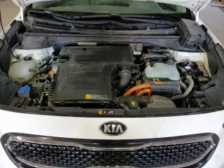 ✅ 2018 Kia Niro EX • VIN: KNDCE3LC9J5129364 • Lot: 91055935. Listed on Copart with 120,818 mi. Free auction sales archive from the USA and detailed vehicle history report at DreamBid. Image 13.