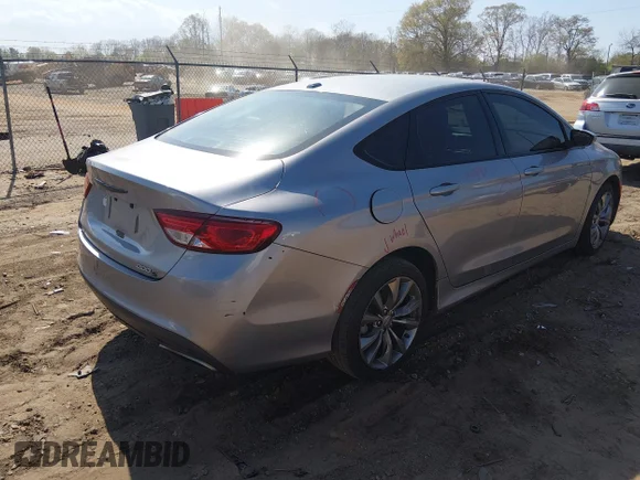 ✅ 2015 Chrysler 200 S • VIN: 1C3CCCBB6FN696481 • Lot: 44680870. Listed on IAAI with 189,085 mi. Free auction sales archive from the USA and detailed vehicle history report at DreamBid. Image 4.