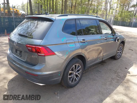 ✅ 2021 Volkswagen Tiguan S • VIN: 3VV0B7AX9MM150921 • Lot: 44812447. Wystawiony na IAAI z przebiegiem 73 155 mil. Bezpłatny archiwum sprzedaży aukcyjnych z USA i szczegółowy raport historii pojazdu na DreamBid. Zdjęcie 4.