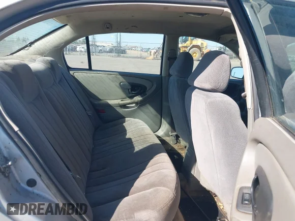 ✅ 2004 Chevrolet Malibu Classic • VIN: 1G1ND52F64M636440 • Lot: 43287702. Wystawiony na IAAI z przebiegiem Nie podano. Bezpłatny archiwum sprzedaży aukcyjnych z USA i szczegółowy raport historii pojazdu na DreamBid. Zdjęcie 8.