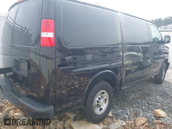 ✅ 2021 Chevrolet Express Cargo • VIN: 1GCWGAFP9M1242866 • Lot: 44057679. Wystawiony na IAAI z przebiegiem 84 234 mil. Bezpłatny archiwum sprzedaży aukcyjnych z USA i szczegółowy raport historii pojazdu na DreamBid. Zdjęcie 4.