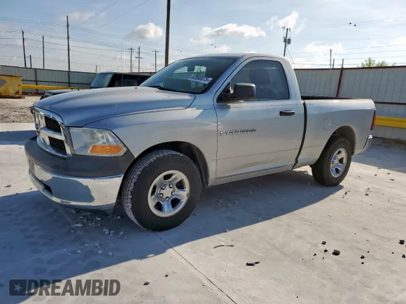 ✅ 2011 Ram 1500 ST • VIN: 3D7JB1EK5BG554055 • Лот: 62883075. Опубліковано раніше на Copart з пробігом 187 560 миль. Безкоштовний доступ до архіву аукціонних продажів зі США та докладний звіт про історію автомобіля на DreamBid. Зображення 1.