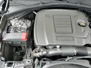 ✅ 2024 Jaguar F-Pace R-Dynamic S • VIN: SADCT2EX8RA732328 • Lot: 50582225. Wystawiony na Copart z przebiegiem 13 394 mil. Bezpłatny archiwum sprzedaży aukcyjnych z USA i szczegółowy raport historii pojazdu na DreamBid. Zdjęcie 17.