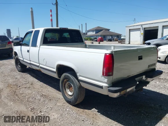 ✅ 1998 Chevrolet Silverado 2500 • VIN: 1GCGC29R2WE134877 • Lot: 45281691. Listed on IAAI with 249,726 mi. Free auction sales archive from the USA and detailed vehicle history report at DreamBid. Image 3.