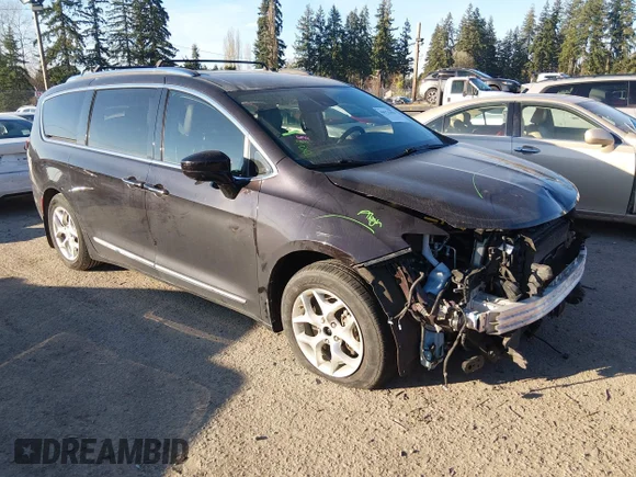 ✅ 2017 Chrysler Pacifica Touring L Plus • VIN: 2C4RC1EG6HR832468 • Лот: 44171453. Опубліковано раніше на IAAI з пробігом 70 031 миль. Безкоштовний доступ до архіву аукціонних продажів зі США та докладний звіт про історію автомобіля на DreamBid. Зображення 1.