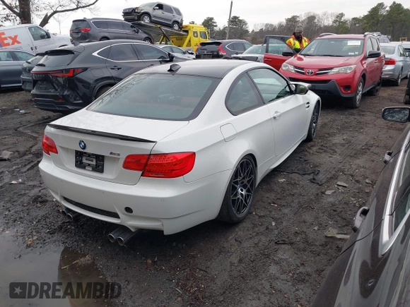 ✅ 2011 BMW M3 • VIN: WBSKG9C58BE645879 • Lot: 44144895. Wystawiony na IAAI z przebiegiem 114 605 mil. Bezpłatny archiwum sprzedaży aukcyjnych z USA i szczegółowy raport historii pojazdu na DreamBid. Zdjęcie 4.