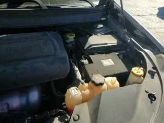 ✅ 2019 Jeep Cherokee Latitude Plus • VIN: 1C4PJLLB2KD403158 • Lot: 89491535. Wystawiony na Copart z przebiegiem 93 774 mil. Bezpłatny archiwum sprzedaży aukcyjnych z USA i szczegółowy raport historii pojazdu na DreamBid. Zdjęcie 16.