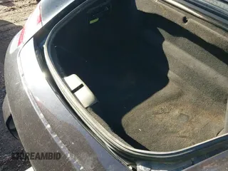 ✅ 2005 Porsche Boxster • VIN: WP0CA29885U710133 • Lot: 41687403. Wystawiony na IAAI z przebiegiem 126 126 mil. Bezpłatny archiwum sprzedaży aukcyjnych z USA i szczegółowy raport historii pojazdu na DreamBid. Zdjęcie 21.