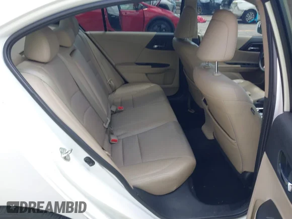 ✅ 2015 Honda Accord EX-L • VIN: 1HGCR2F83FA180803 • Lot: 45131334. Wystawiony na IAAI z przebiegiem 170 989 mil. Bezpłatny archiwum sprzedaży aukcyjnych z USA i szczegółowy raport historii pojazdu na DreamBid. Zdjęcie 8.