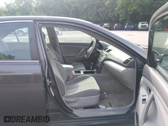 ✅ 2009 Toyota Camry LE • VIN: 4T1BE46K29U311411 • Lot: 45329071. Wystawiony na IAAI z przebiegiem 249 239 mil. Bezpłatny archiwum sprzedaży aukcyjnych z USA i szczegółowy raport historii pojazdu na DreamBid. Zdjęcie 5.